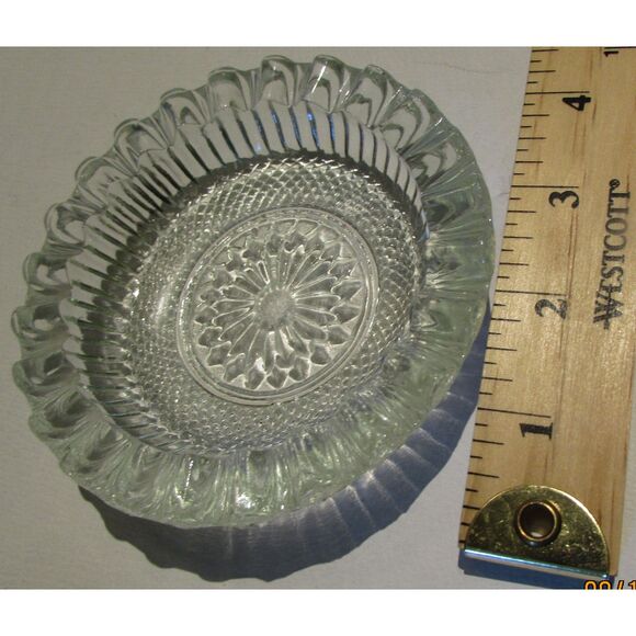 VINTAGE MCM CUT GLASS ASHTRAY CRYSTAL? CLEAR GLASS TRINKET DISH - Picture 3 of 5